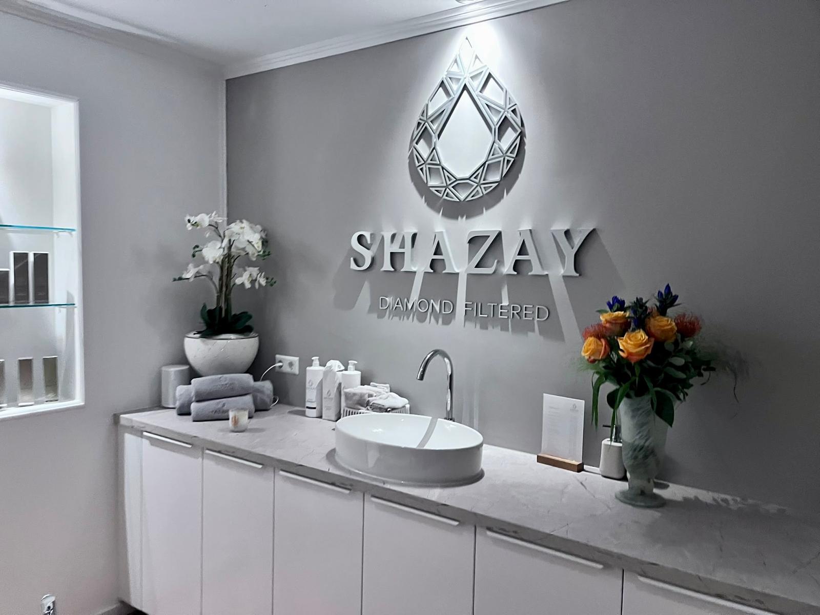 SHAZAY Diamond Filtered Waschplatz im Behandlungsraum von ATMA-VEDA